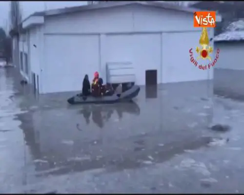 Maltempo, 3 persone salvate dai soccorsi