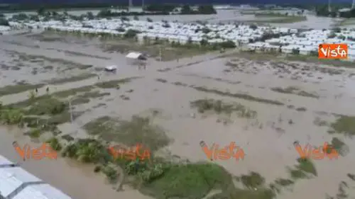 Tifone Vinta devasta le Filippine, le immagini dall'alto girate dal drone
