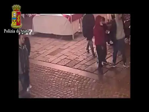 Napoli, 17enne accoltellato dal branco: arrestato un 15enne
