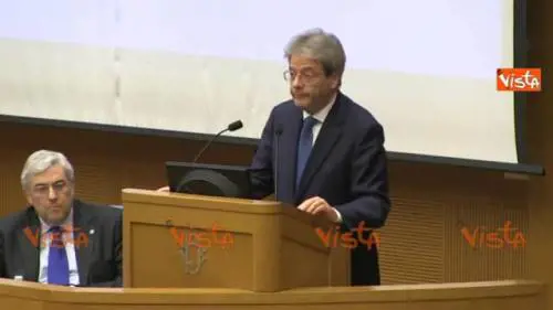 Gentiloni: "Il governo non ha tirato a campare"