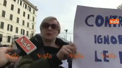 Scuola, insegnanti protestano davanti al Miur