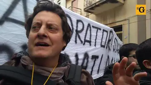Belìce, Mattarella contestato