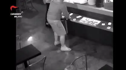 Drogata e stuprata a Milano, il video che incastra il branco