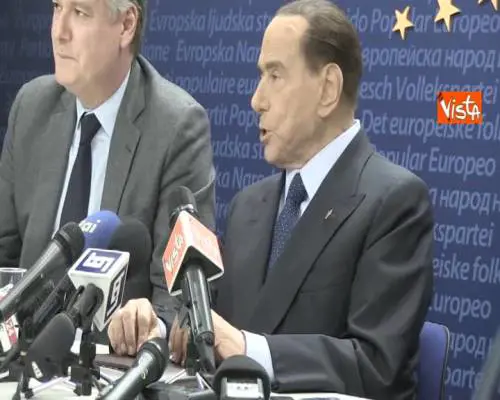 Berlusconi: "Intendiamo rispettare la regola 3% del deficit"
