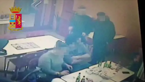 Ventimiglia, gli nega una sigaretta, lui gli spacca il naso