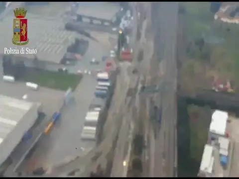 Le immagini aeree del treno deragliato