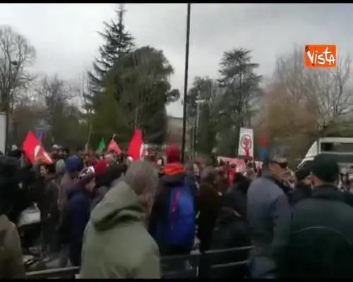 Corteo anti razzista a Macerata, i manifestanti pronti a partire