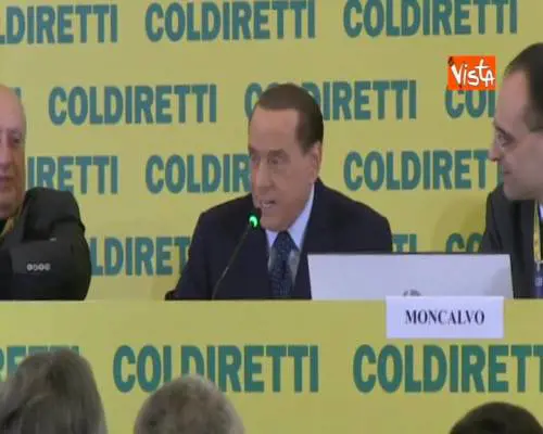 Berlusconi show a Coldiretti dal 'patto del parmigiano' agli interventi per giovani disoccupati 