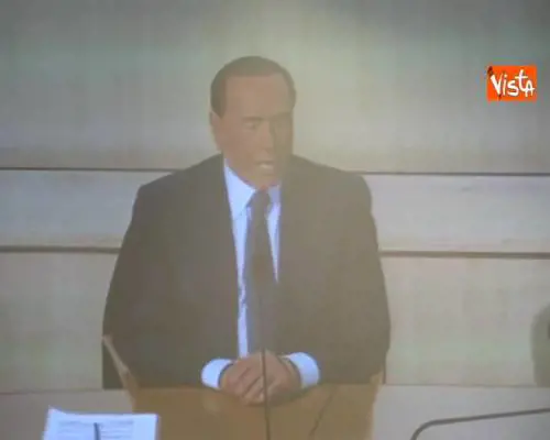 Berlusconi: "Impediamo ai grillini di andare al governo"