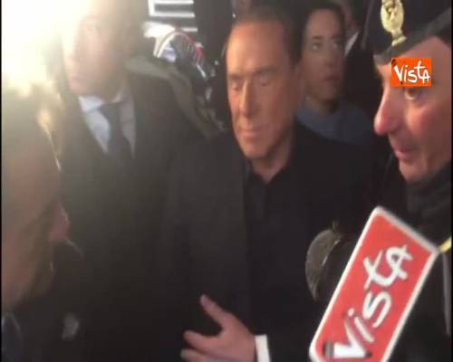 Berlusconi arriva al teatro Manzoni di Milano