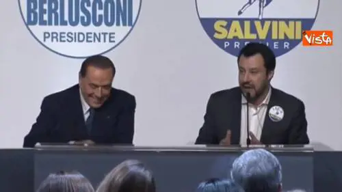 Berlusconi asciuga il sudore dalla fronte di Salvini che dice: sono felice ma stanco