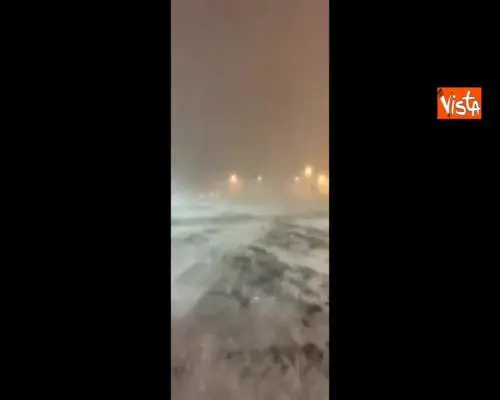 Maltempo, forti disagi all'aeroporto di Dublino