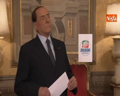 Berlusconi: "Meloni prima donna premier? Io rispetto i patti niente preclusioni"