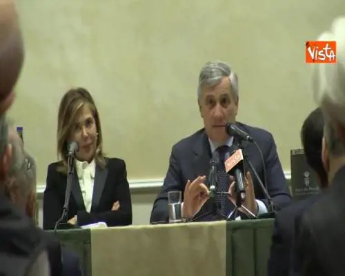 Tajani: ''Perchè ho detto sì a Berlusconi? Io figlio di militare, se patria ha bisogno a disposizione''