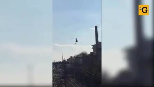 Somma Lombardo, donna sotto un treno: il recupero del corpo