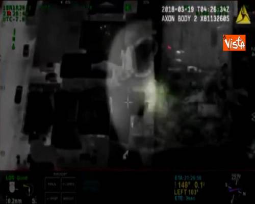 Sacramento, polizia uccide giovane di colore disarmato. Le immagini choc