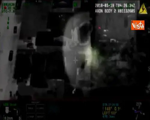 Sacramento, polizia uccide giovane di colore disarmato. Le immagini choc