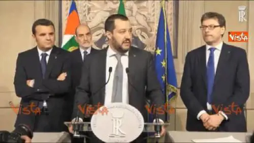 Salvini: "Basta a governi che in Europa inseguono Merkel e Macron"