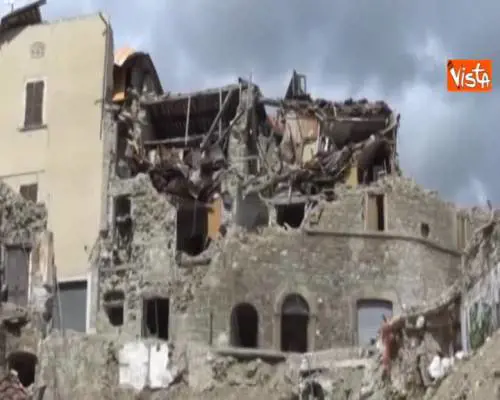 Terremoto Marche, le immagini dal luogo dell'epicentro