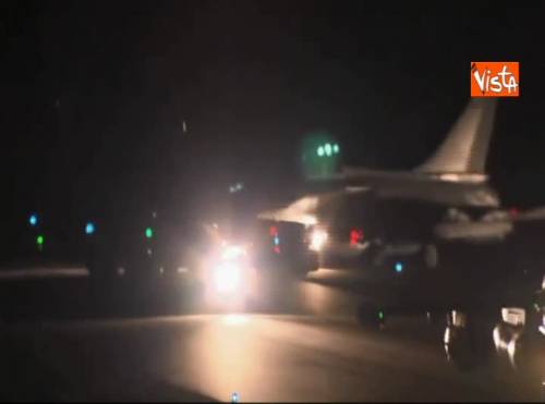 Aerei da guerra francesi decollano per attaccare basi chimiche in Siria