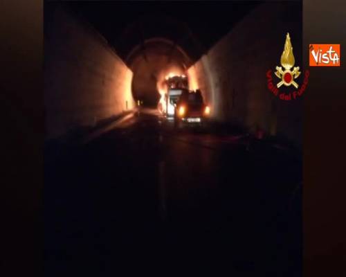 Pullman a fuoco sulla A10: tragedia sfiorata in Liguria