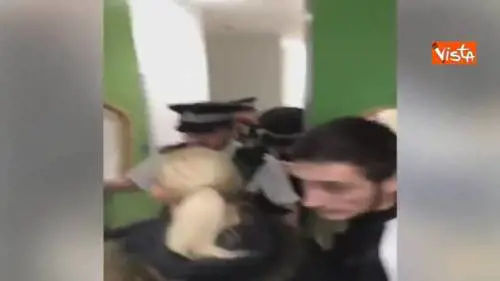 È tensione all'ospedale dove Alfie è ricoverato