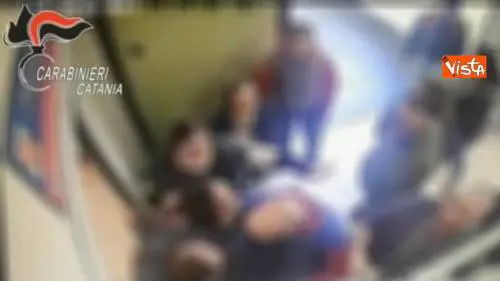 Medico aggredito all'ospedale di Catania, i violenti incastrati dalle telecamere di sicurezza