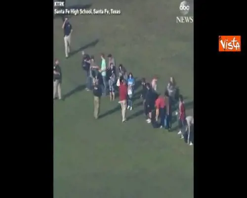 Sparatoria in una scuola in Texas, studenti evacuati