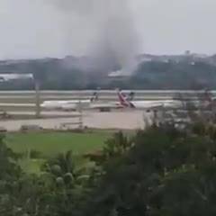 Il fumo dopo lo schianto del Boeing 737 a Cuba