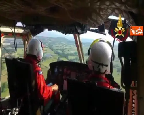 Treno investe Tir nel torinese, le immagini dall'alto 