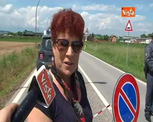 Scontro treno-tir a Caluso, una testimone: "Io credevo fosse un tuono,l'ho detto anche a mio marito"