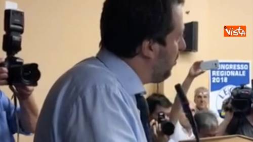 Governo, Salvini: "Se uno non può fare il ministro perché preoccupa l'Ue allora si torna al voto"