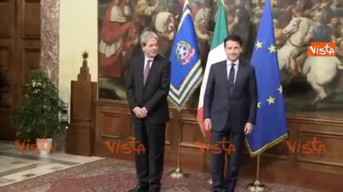 Il fuoriprogramma alla cerimonia della campanella