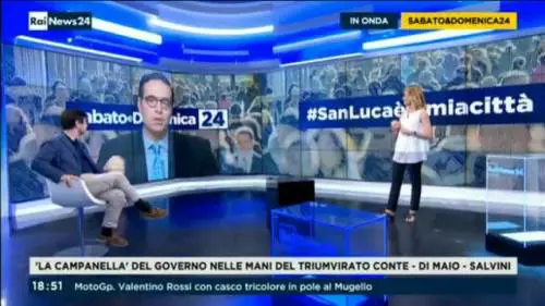 Klaus Davi strappa in tv la foto del boss di San Luca