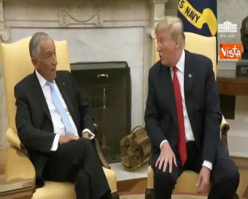 Trump scherza Presidente del Portogallo: "Contro Ronaldo perderesti", ma lui gli risponde