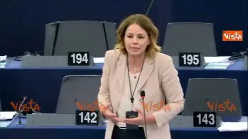 Bagarre tra Gardini e Kyenge all'Europarlamento: "Ringrazi il Paese che l'ha accolta"