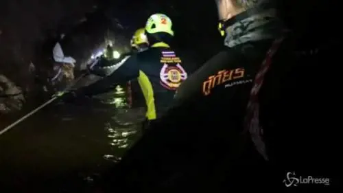 Thailandia, le immagini dei salvataggi dalla grotta