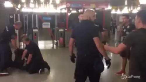 Milano, migrante fermato dalla polizia