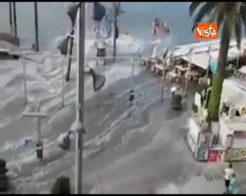 Pauroso tsunami a Mallorca, danni nelle zone circostanti 
