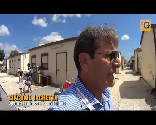 Viaggio nel campo rom della Barbuta, tra roghi tossici e faide interne