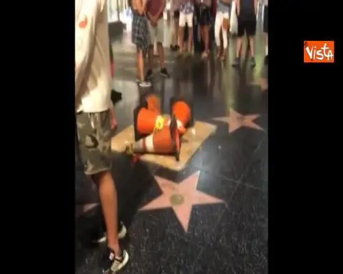 Distrutta la stella di Trump alla Walk of Fame