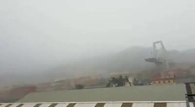 Genova, il camion salvo per miracolo