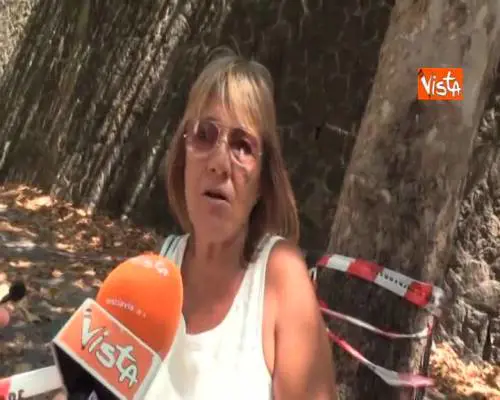 La disperazione degli sfollati: "Ci hanno detto che il ponte crollerà"