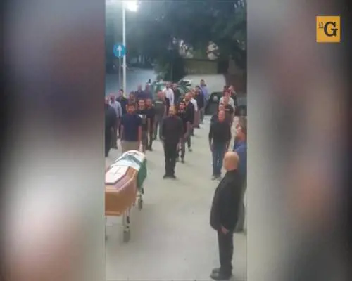 Sassari, polemiche per il funerale fascista