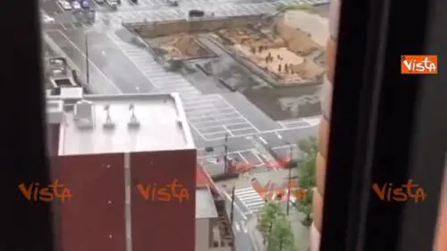 Il Giappone colpito dal tifone Jebi che sta attraversando tutto il Paese