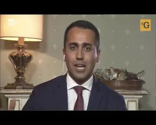 La gaffe di Di Maio: "L'uomo è fatto per il 90% d'acqua"