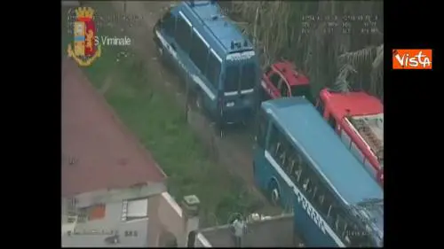 Sgomberato dalla polizia lo stabile occupato abusivamente a Tor Cervara, Roma