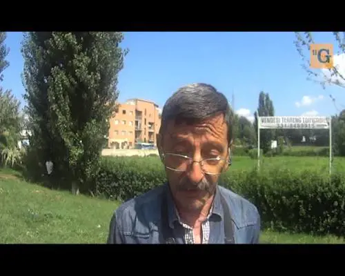 Sgombero a via Raffaele Costi, la protesta di rom e migranti: "Ora dateci una casa"