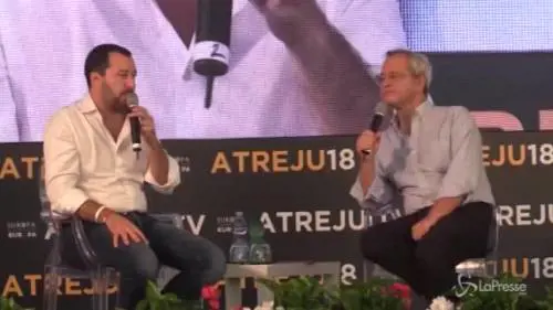 Salvini: "Reddito di cittadinanza non sia di 'divananza' "