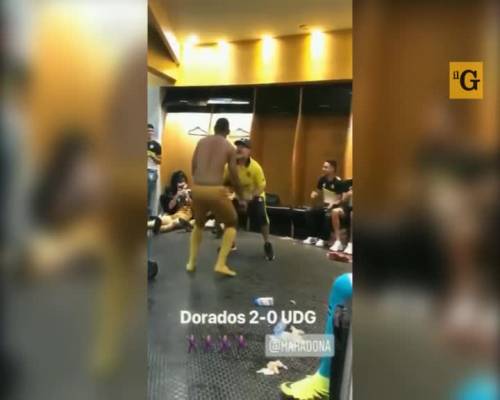Maradona balla negli spogliatoi dopo il gol al 95°